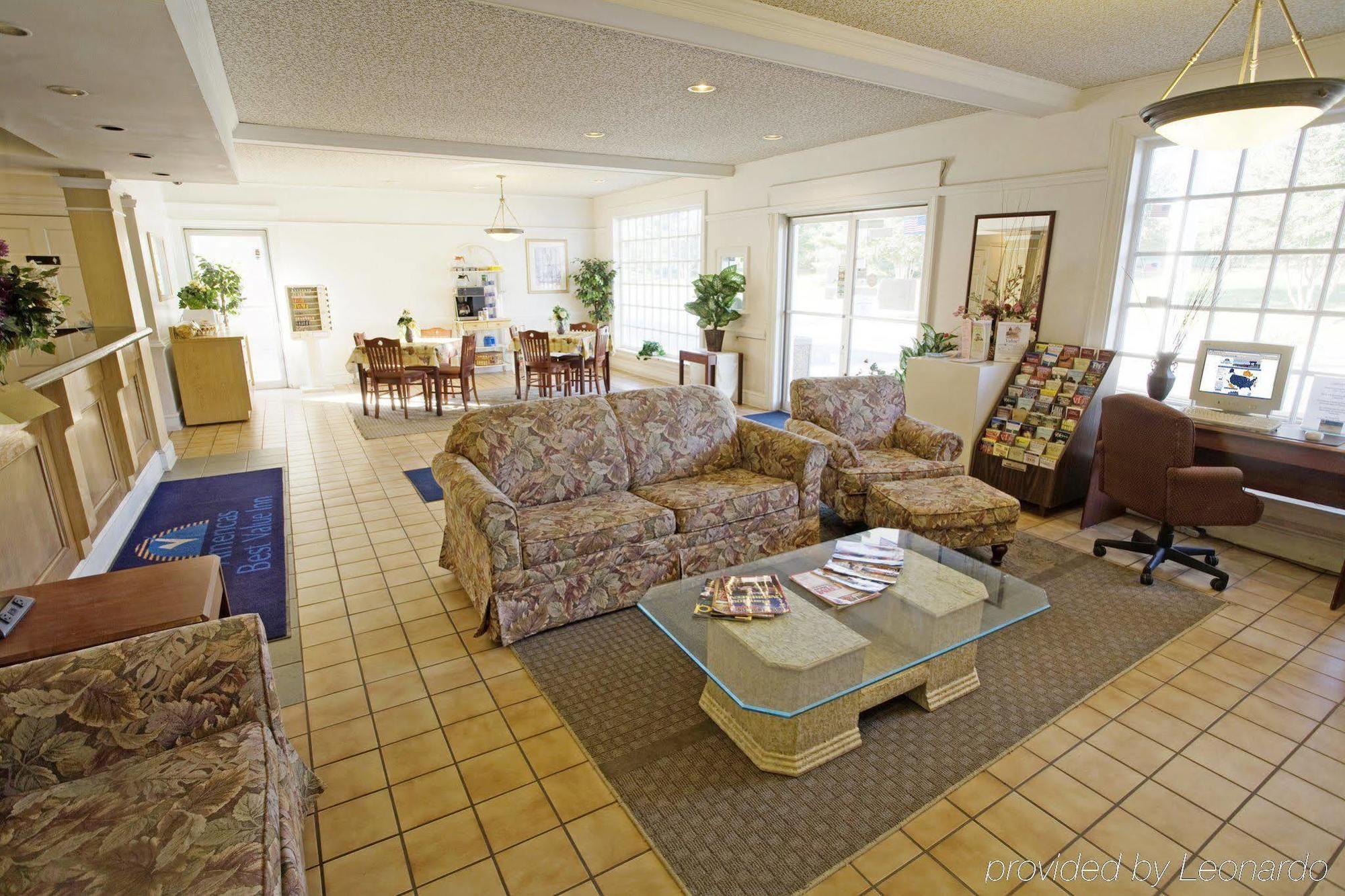 Americas Best Value Inn Richmond South Bellwood Interno foto