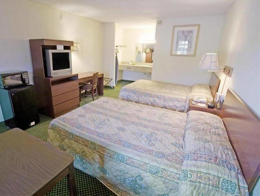 Americas Best Value Inn Richmond South Bellwood Esterno foto