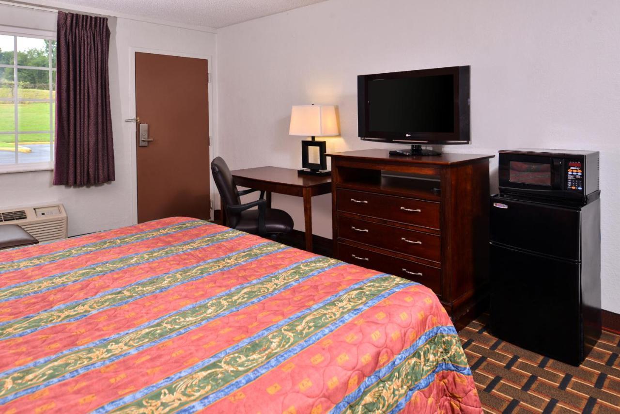 Americas Best Value Inn Richmond South Bellwood Esterno foto